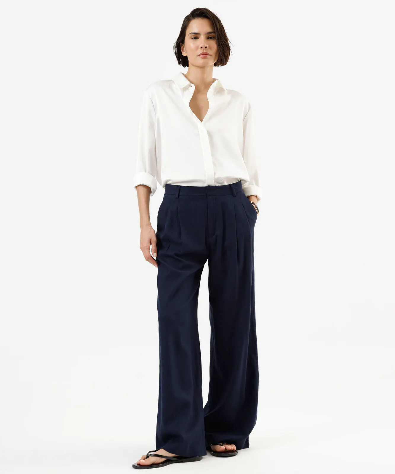 Calça wide leg de alfaiataria feminina com linho