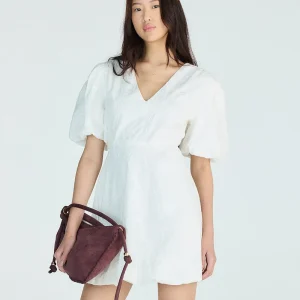 Vestido curto balonê feminino manga bufante bordado floral branco