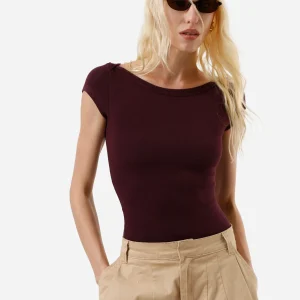 Blusa feminina de algodão decote canoa