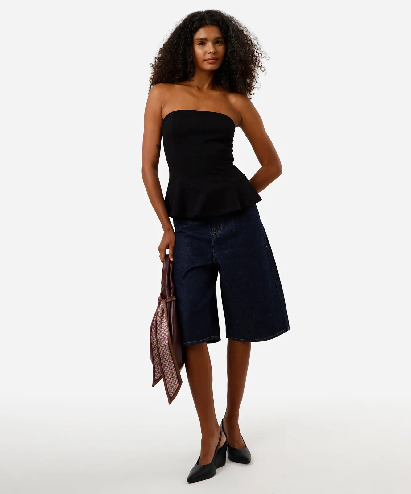 Blusa peplum feminina sem alça texturizada preta - Imagem 3