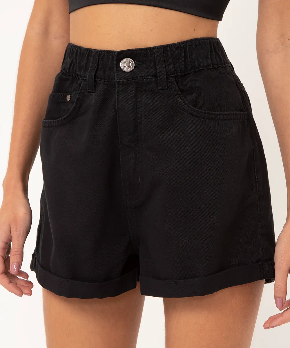 Short de Sarja Feminino Mom Cintura Super Alta com Barra Dobrada Preto - Imagem 2