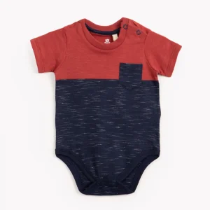 Body infantil manga curta com bolso vinho